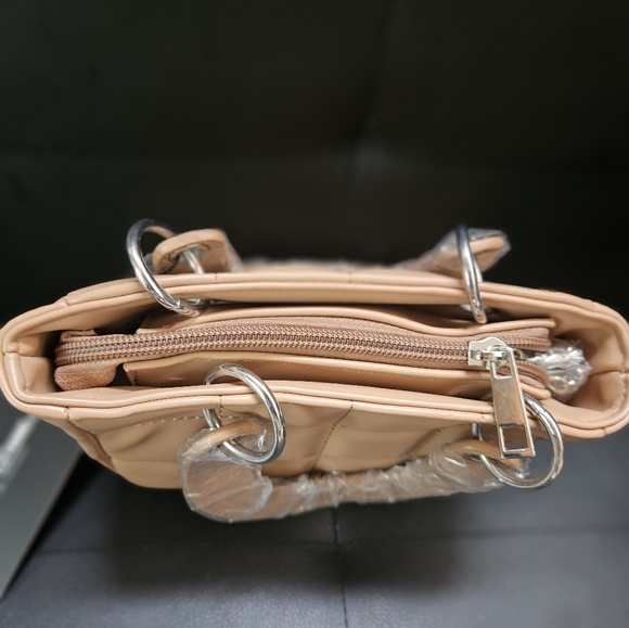 PrettyLittleThing Tan Quilted Mini Handbag - Picture 6 of 11